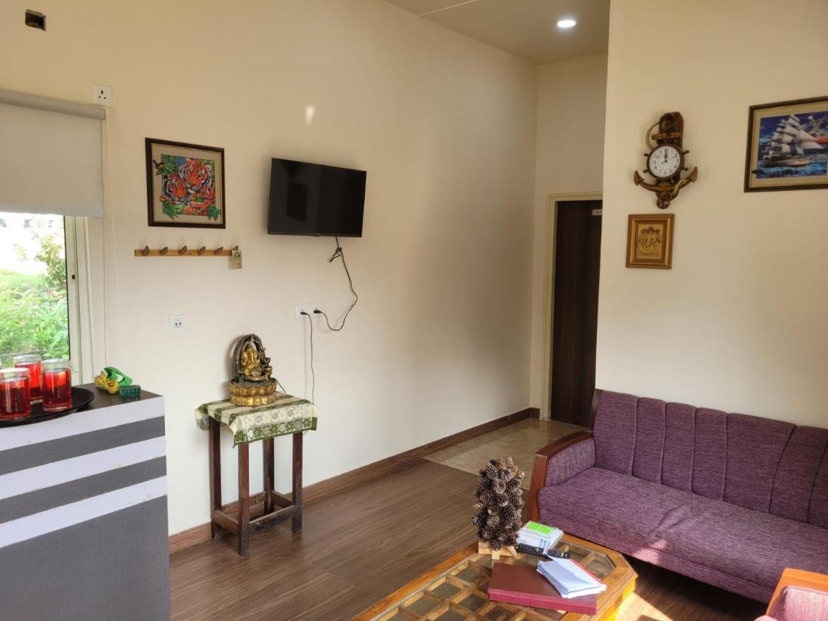 Corbett Veda Inn Рамнагар Экстерьер фото