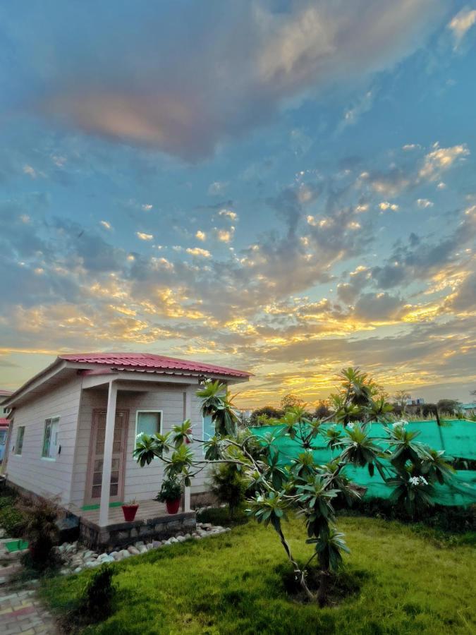 Corbett Veda Inn Рамнагар Экстерьер фото